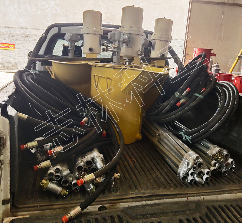 囊袋式注漿封孔器